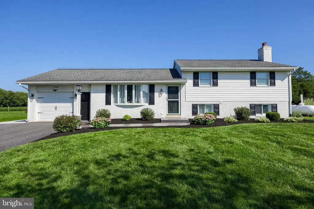 1239 Donegal Springs, MOUNT JOY