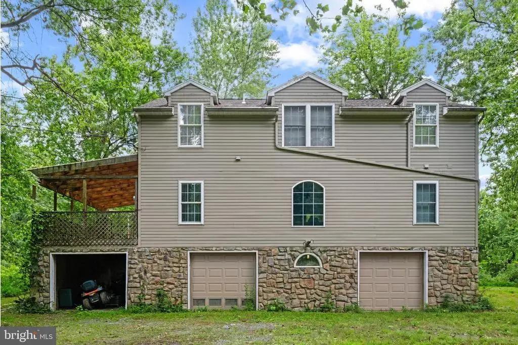 198 Valley Rd, HUMMELSTOWN