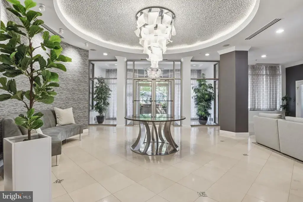 12001 Market St #122, RESTON