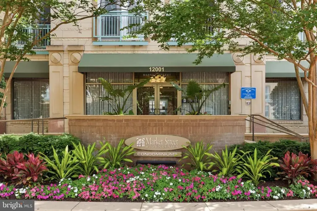 12001 Market St #122, RESTON
