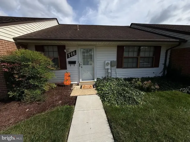 12319 Stonehaven Ln #t-16, Bowie