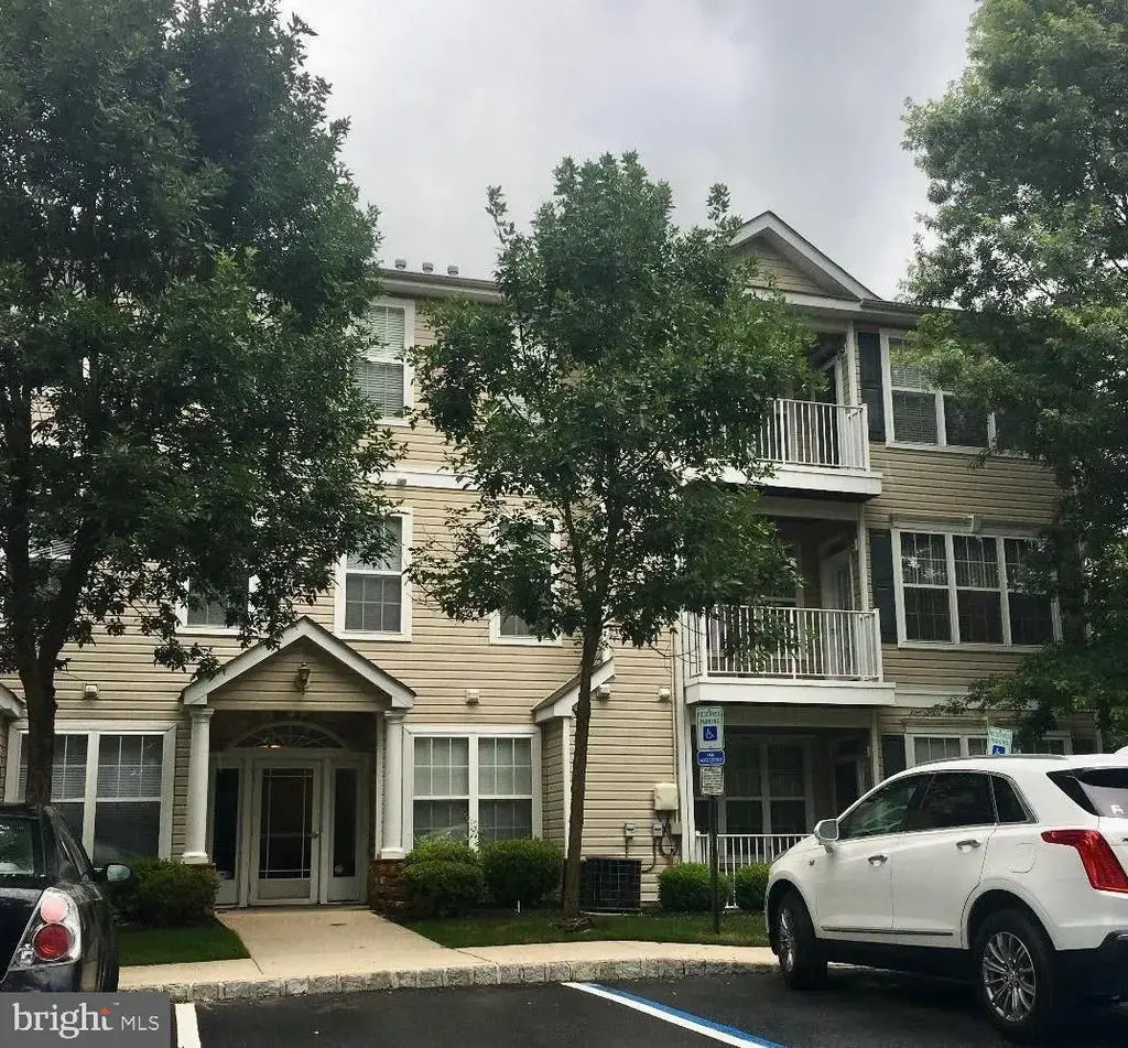 9 Kyle Way #bldg #1, EWING