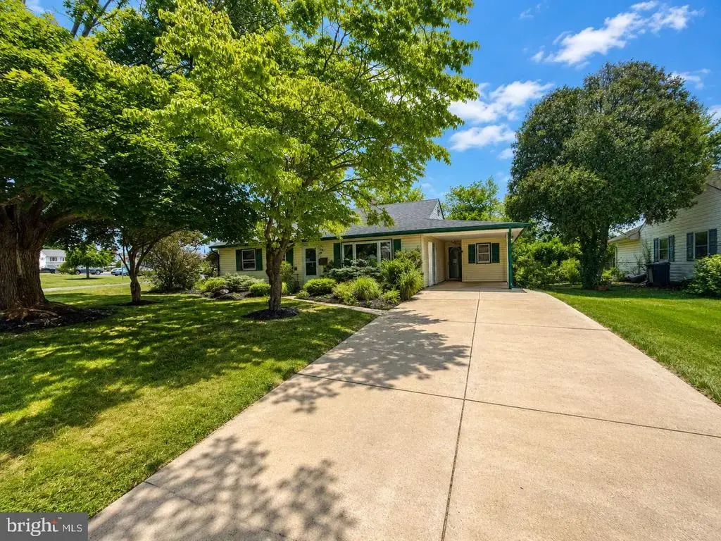 805 Henry Ave, WARMINSTER