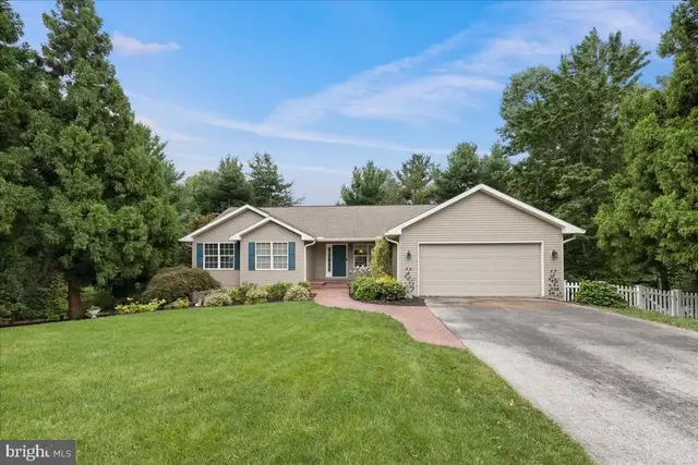 15 Treetop Trail Trl, Fairfield