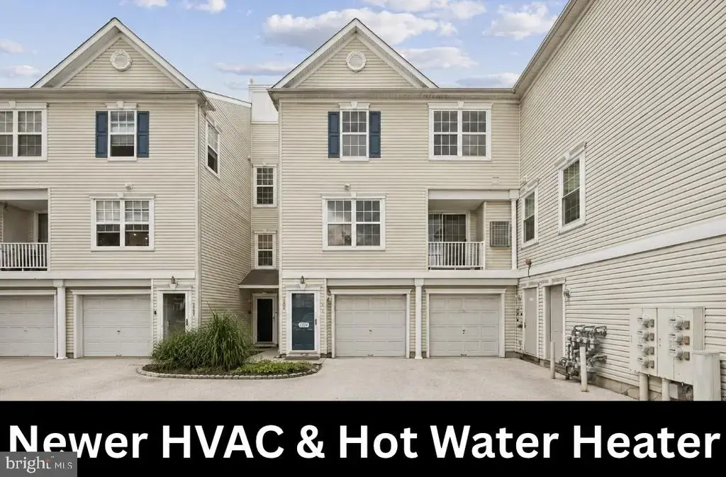 1504 Lakeside Dr, PALMYRA