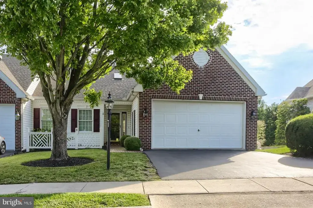 1121 Country Club Rd, CAMP HILL