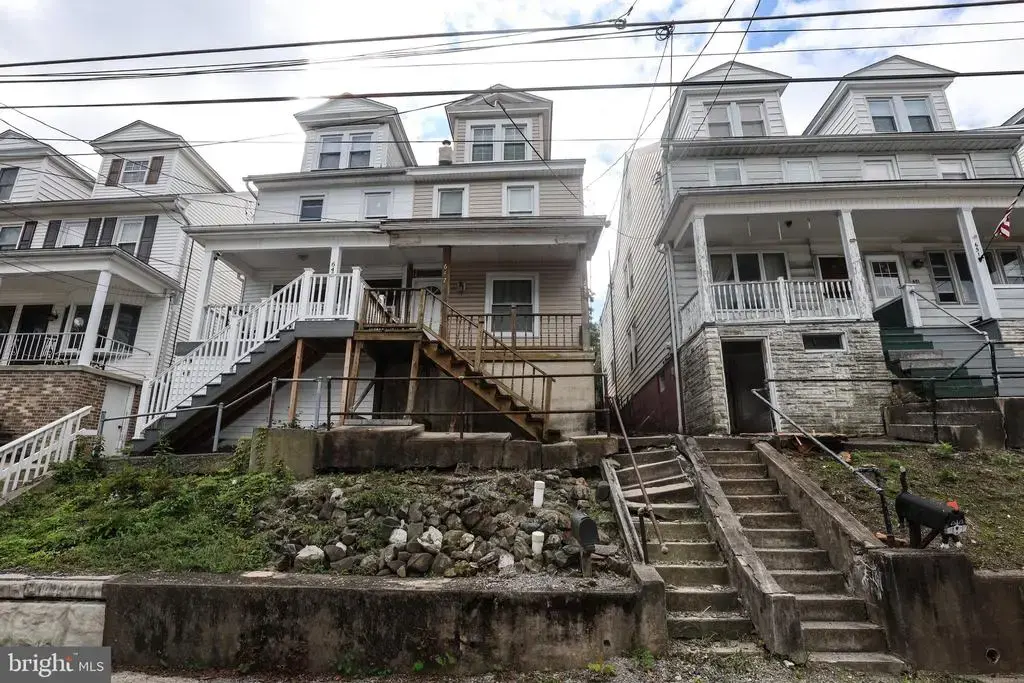 647 Pine Hill St, MINERSVILLE