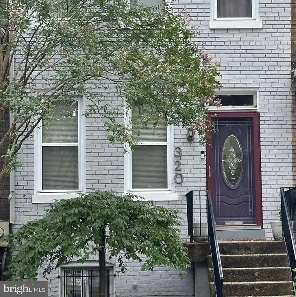 320 Shepherd St Nw, WASHINGTON