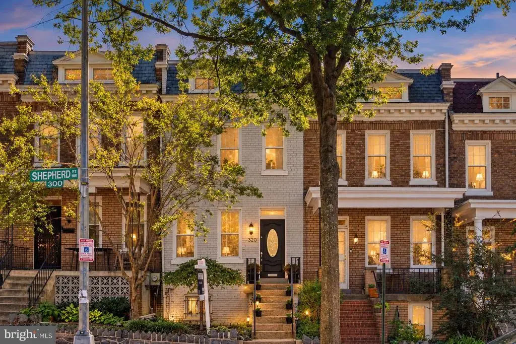 320 Shepherd St Nw, WASHINGTON