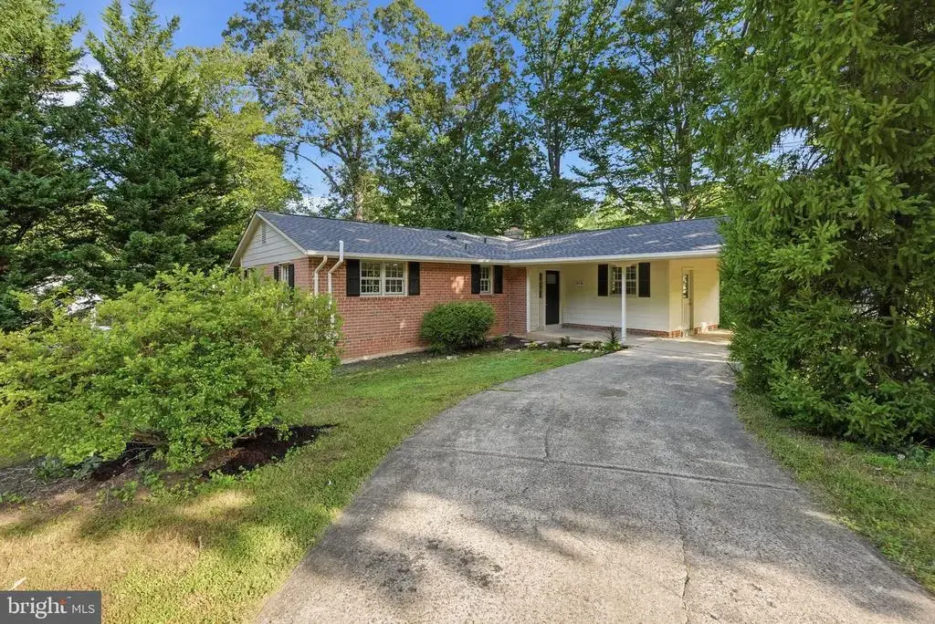 10196 Bessmer Ln, FAIRFAX