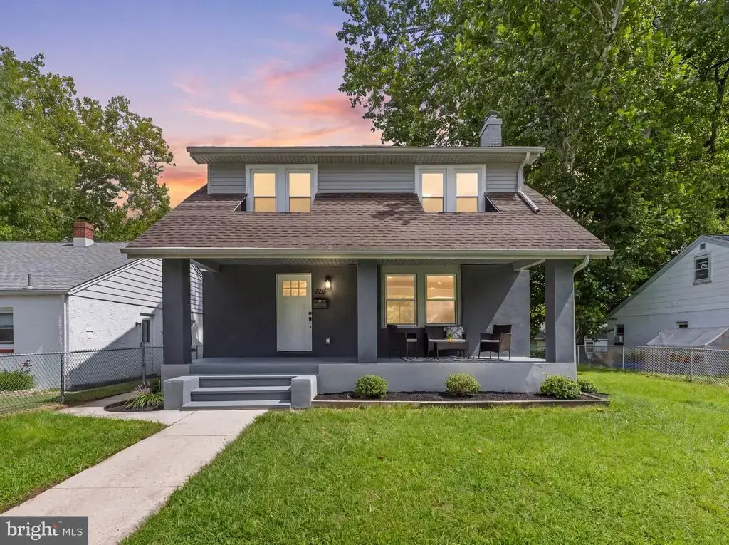 226 S Maple Ave, WOODBURY