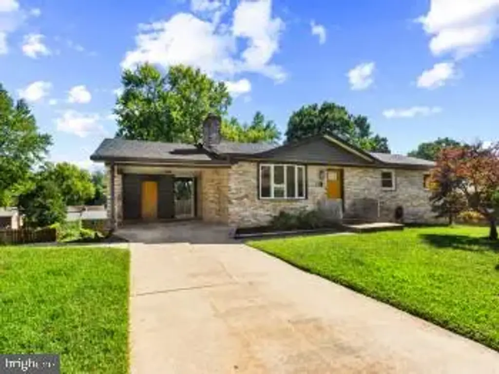 6811 Eilerson St, CLINTON