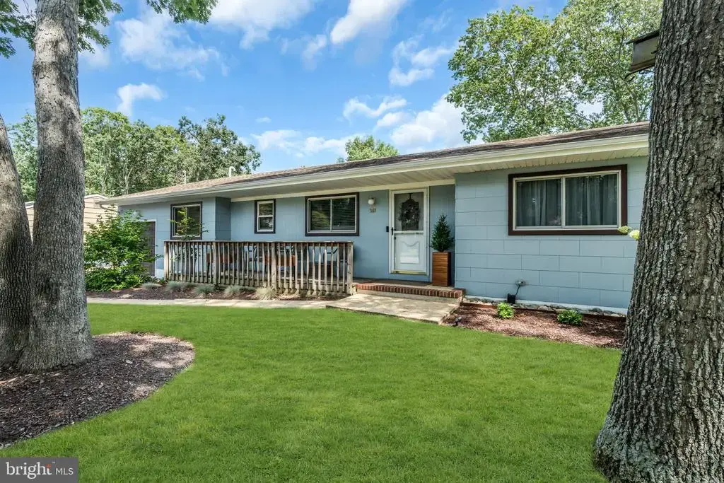 561 Oakhollow Ln, LANOKA HARBOR