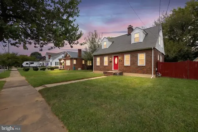 2003 Elmhurst Ave, Fredericksburg
