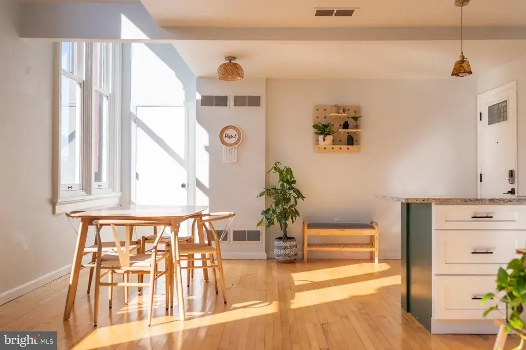 235 Locust St #5, COLUMBIA