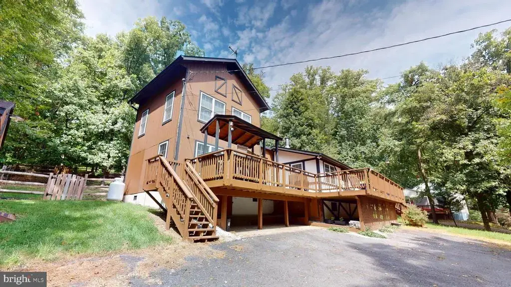 104 Laurel Ln, BLUEMONT