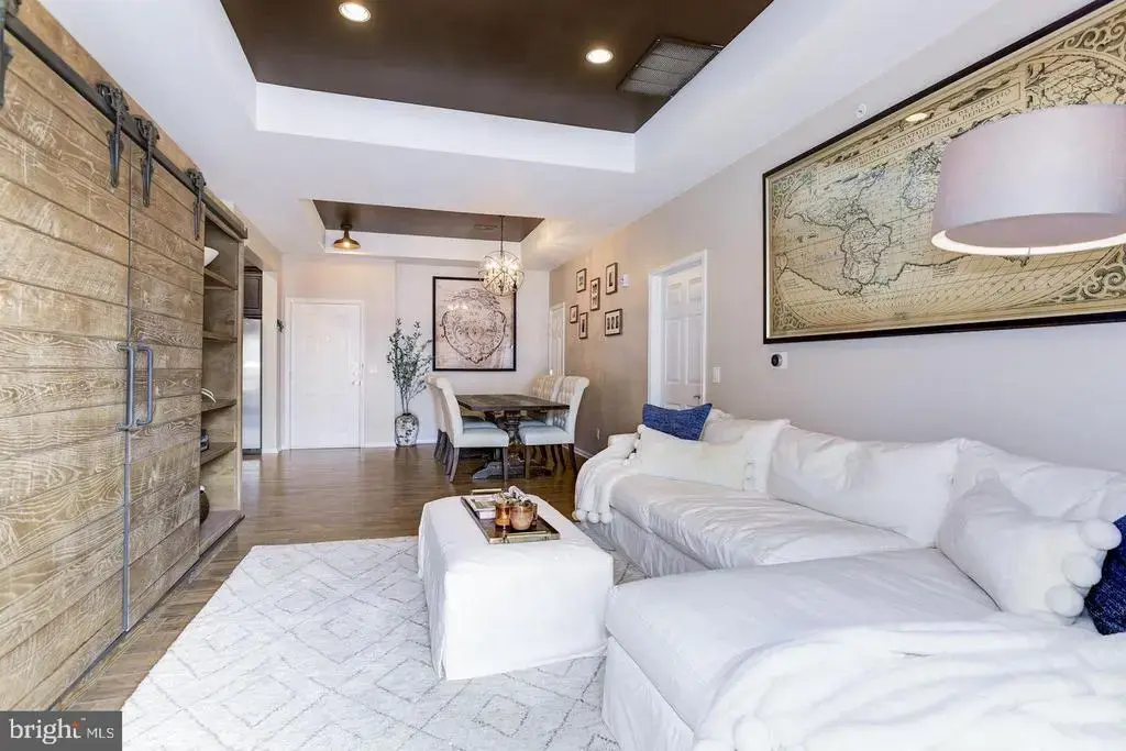 4042 Derby, CHERRY HILL