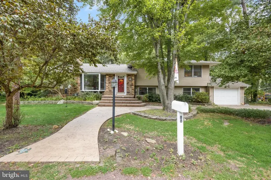 88 Setauket Trl, MEDFORD LAKES
