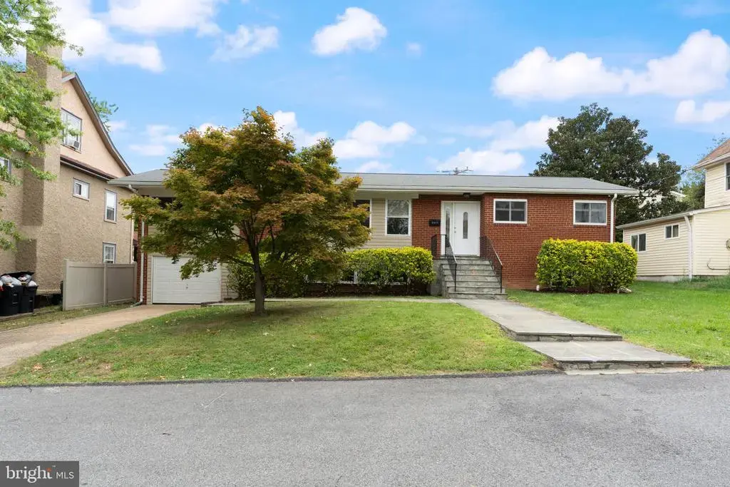 2311 N Dinwiddie St, ARLINGTON