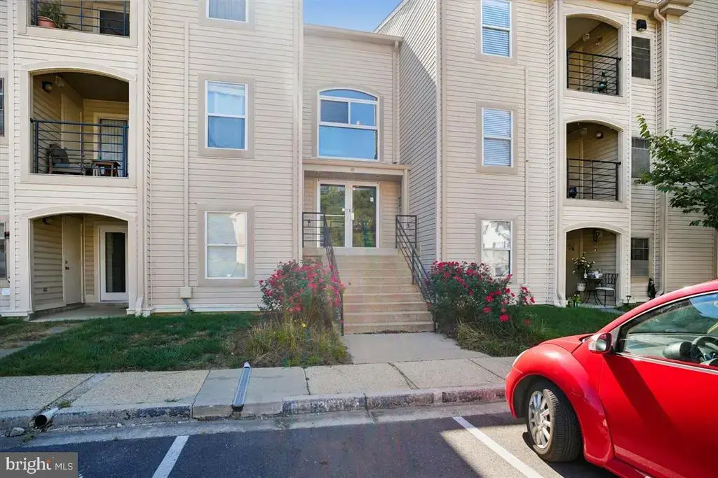 10 Hearthstone Ct #b, ANNAPOLIS