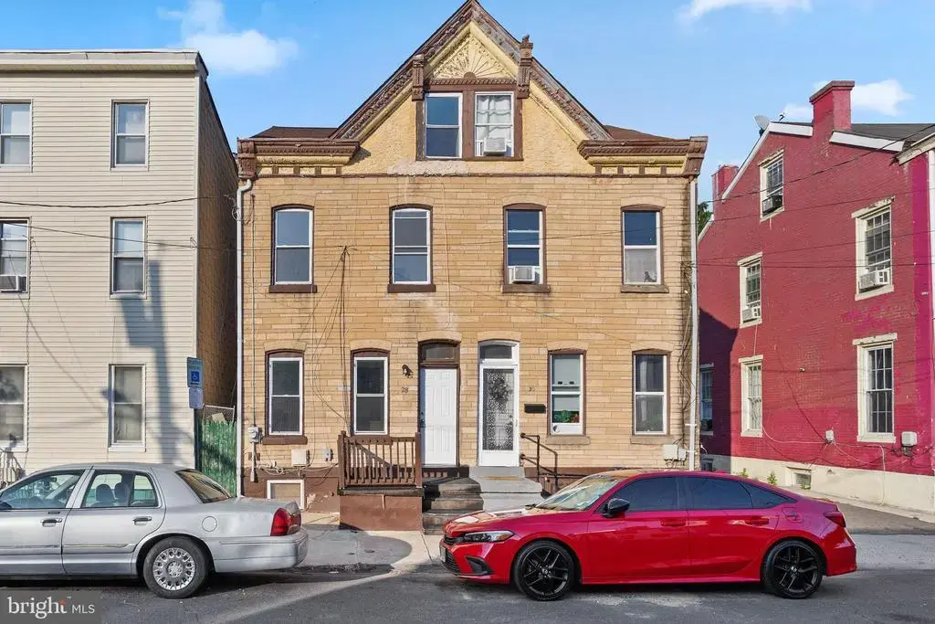 28 Poplar St, TRENTON