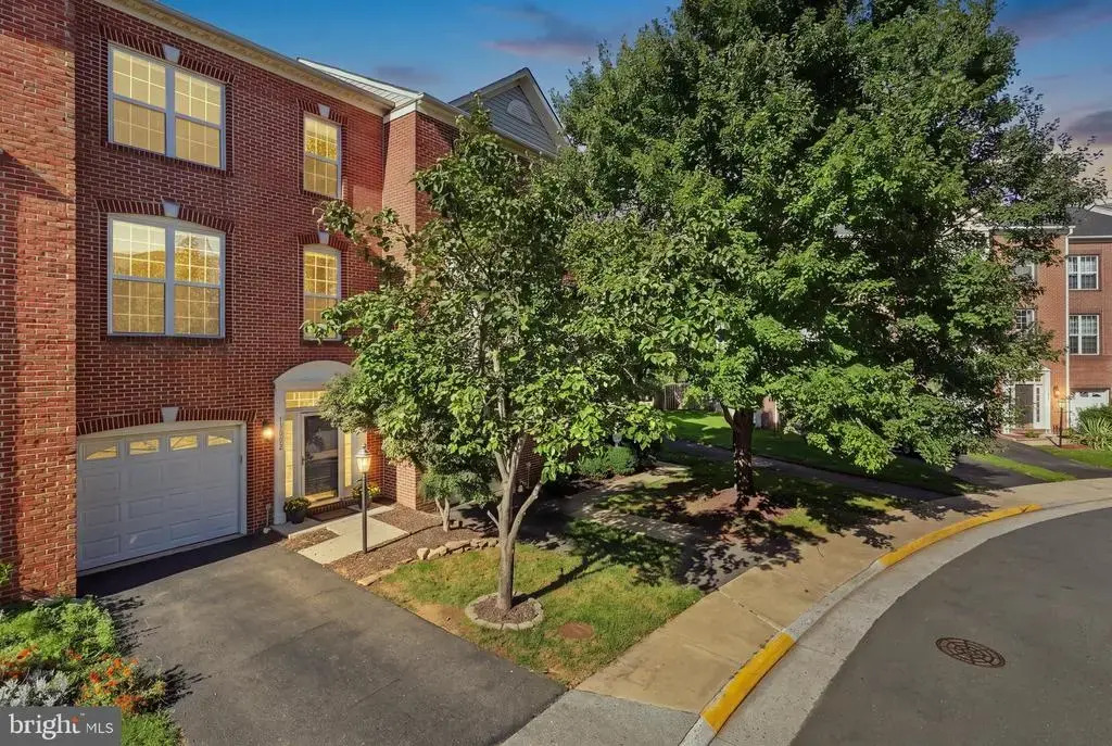 13002 Park Crescent Cir, HERNDON
