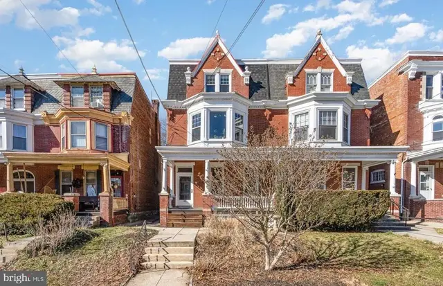 340 College Ave #2, Lancaster