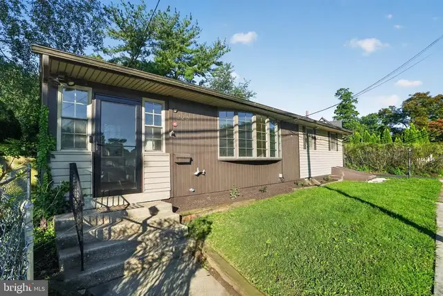 220 Mckinley Ave, Norwood