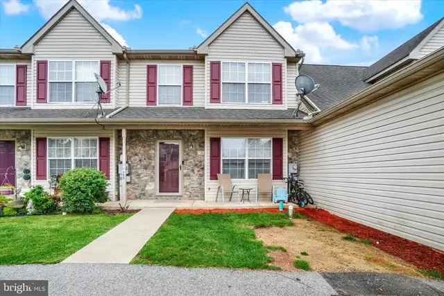 555 Glen Dr, Manchester