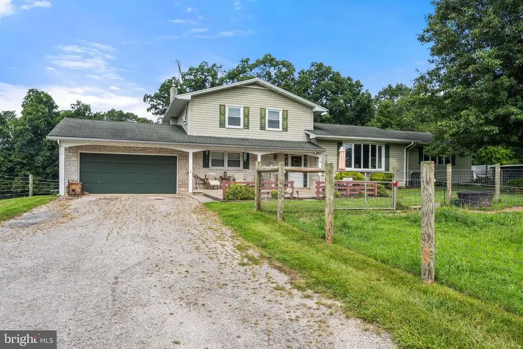 99 Mud College Rd, LITTLESTOWN