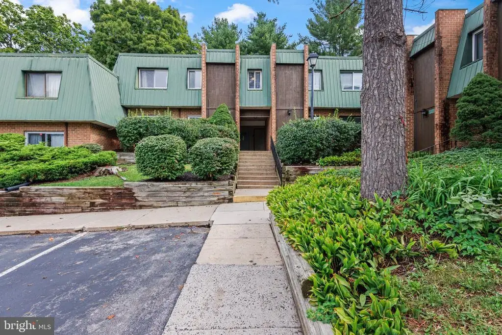 1012 Meadowview Ln #1012, MONT CLARE