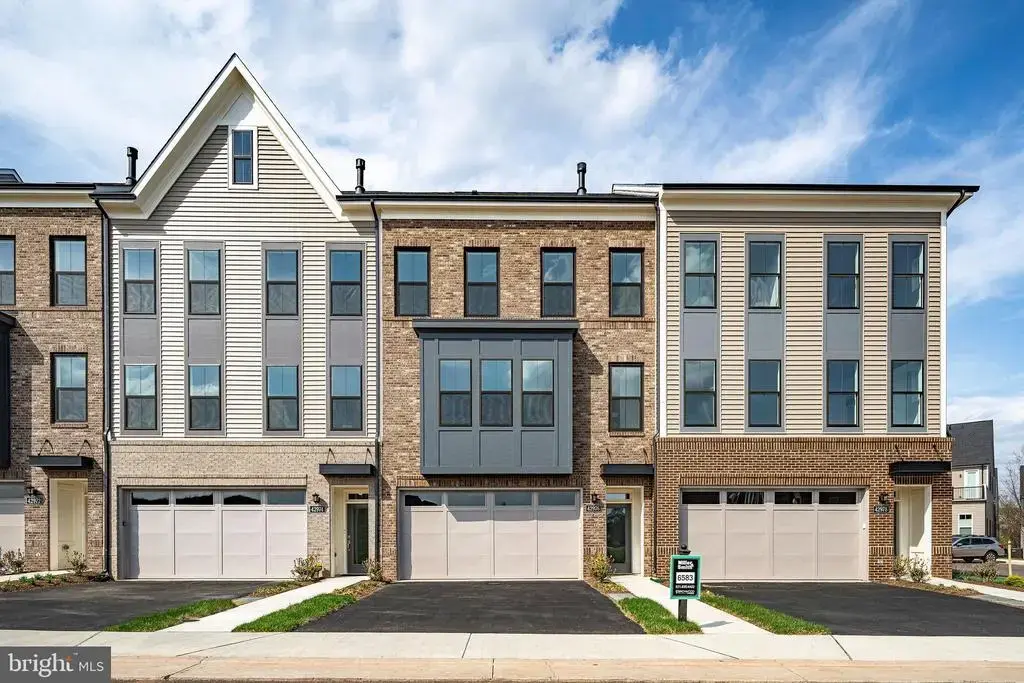 42976 Truman Ter, ASHBURN