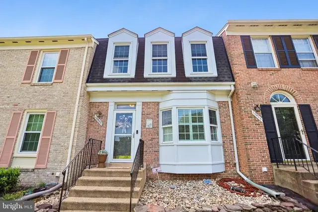 13403 Foxhole Dr, Fairfax