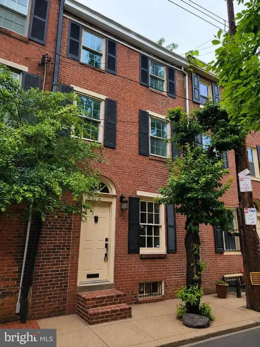 1629 Waverly St, PHILADELPHIA