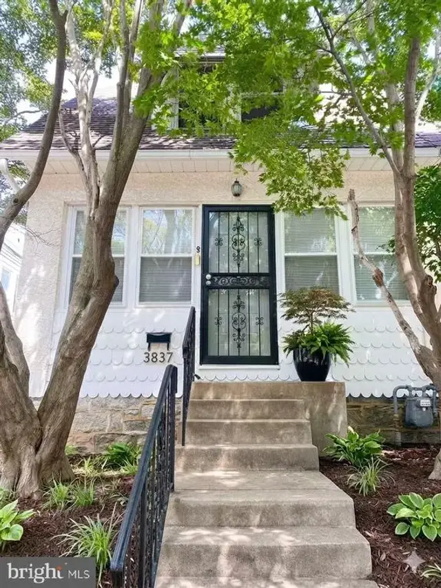 3837 Marshall Rd, Drexel Hill