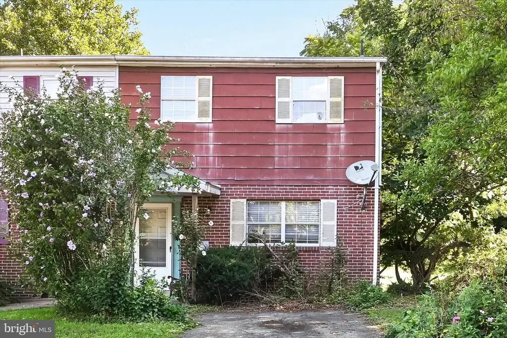 1368 Fox Run, READING