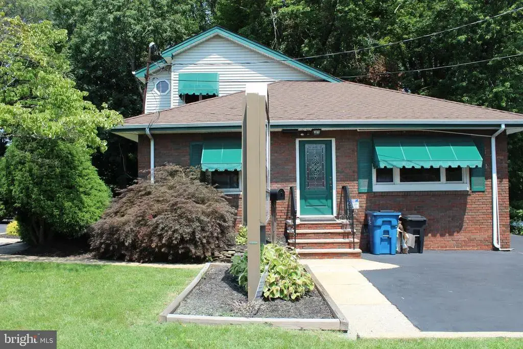 1076 State Route 18, EAST BRUNSWICK