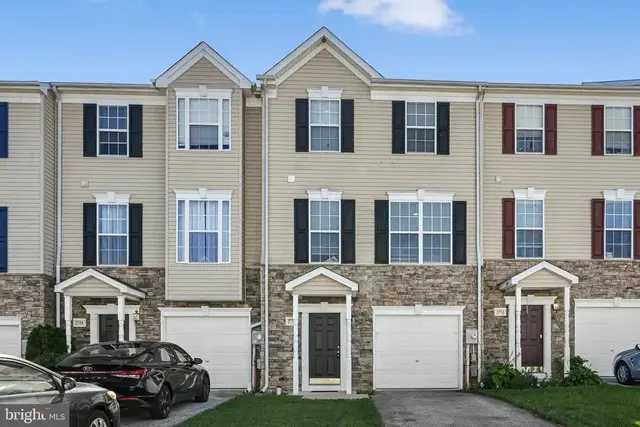 3711 Armory Ln #3711, York