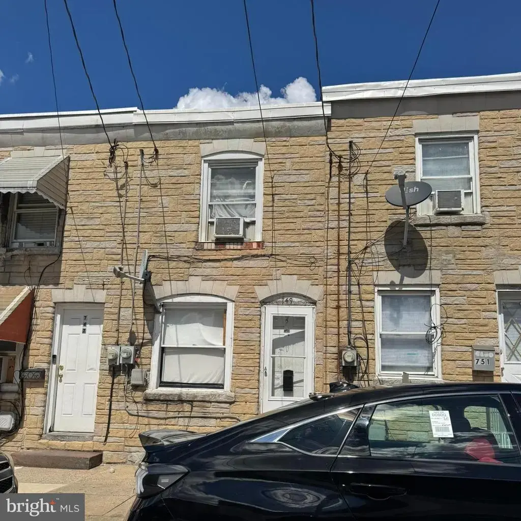 749 Bingaman St, READING
