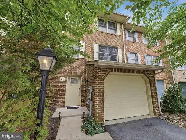 1307 Lindsay Ln, Hagerstown