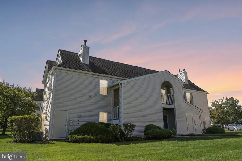 2302-b Toddsbury Ct, MOUNT LAUREL