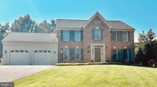 602 Deer Hollow Dr, Mt. Airy