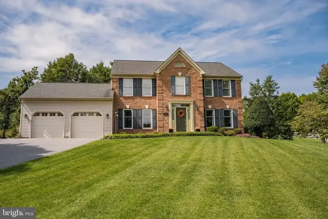 602 Deer Hollow Dr, Mt. Airy
