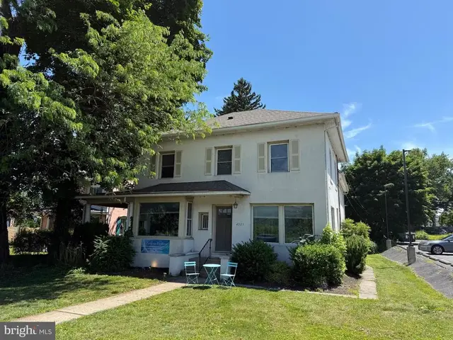 4325 N Front St, Harrisburg