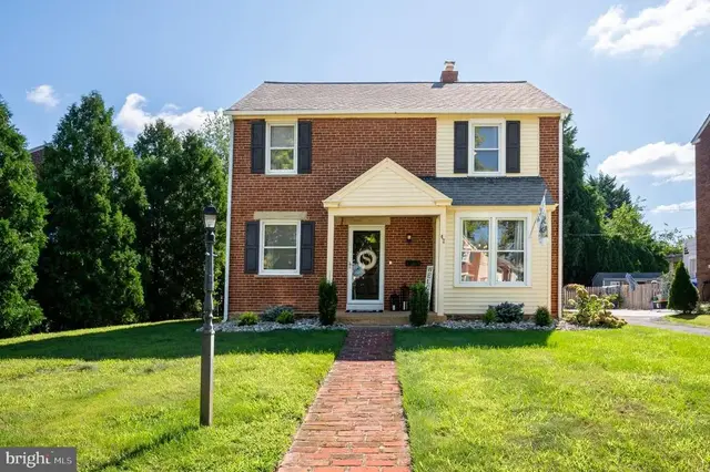42 Hurst Rd, Wilmington