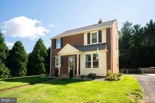 42 Hurst Rd, Wilmington