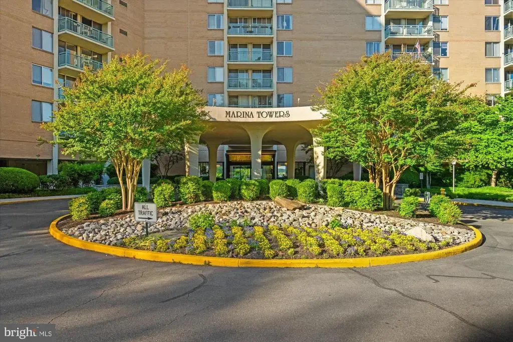 501 Slaters Ln #611, ALEXANDRIA