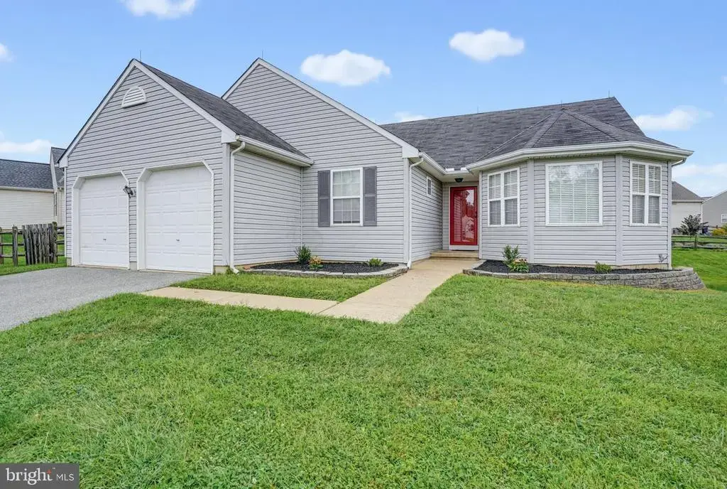 122 W Flagstone Dr, NEWARK
