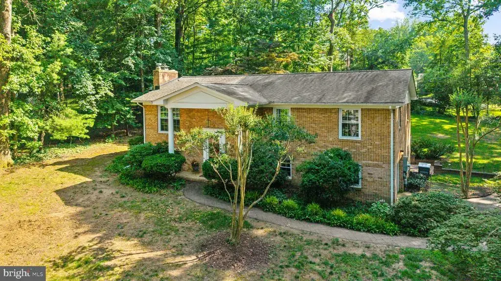 176 Cardamon Dr, EDGEWATER
