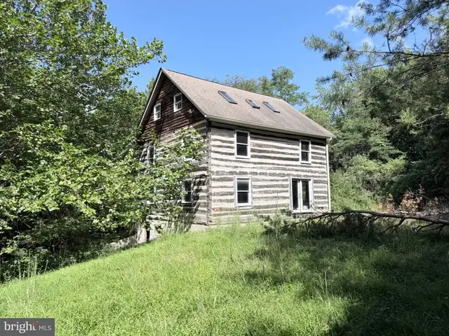 2431 Chestnut Grove Rd, Sharpsburg